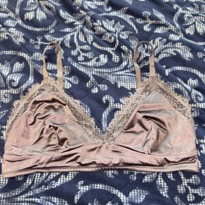 Elegant Lace Trim Bralette - grey